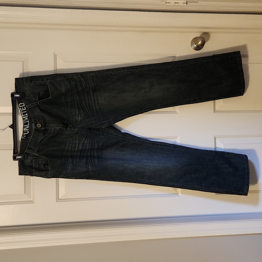 Echo Unltd jeans. Slim straight leg.